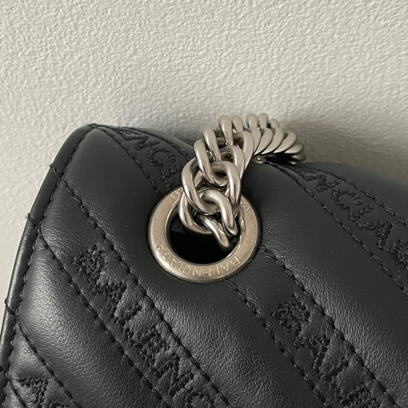 Authentic Balenciaga BB Round Bag Large - Picture 3 of 10